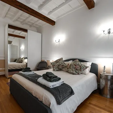 Castel Sant'Angelo Apartments - Exclusive & Luxury-3